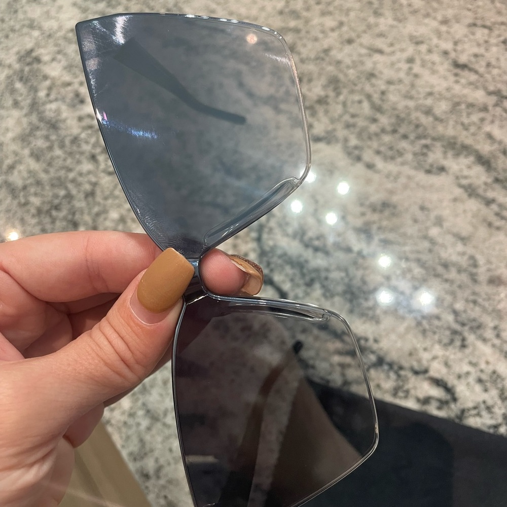 Reflective sunglasses - Picture 6 of 6